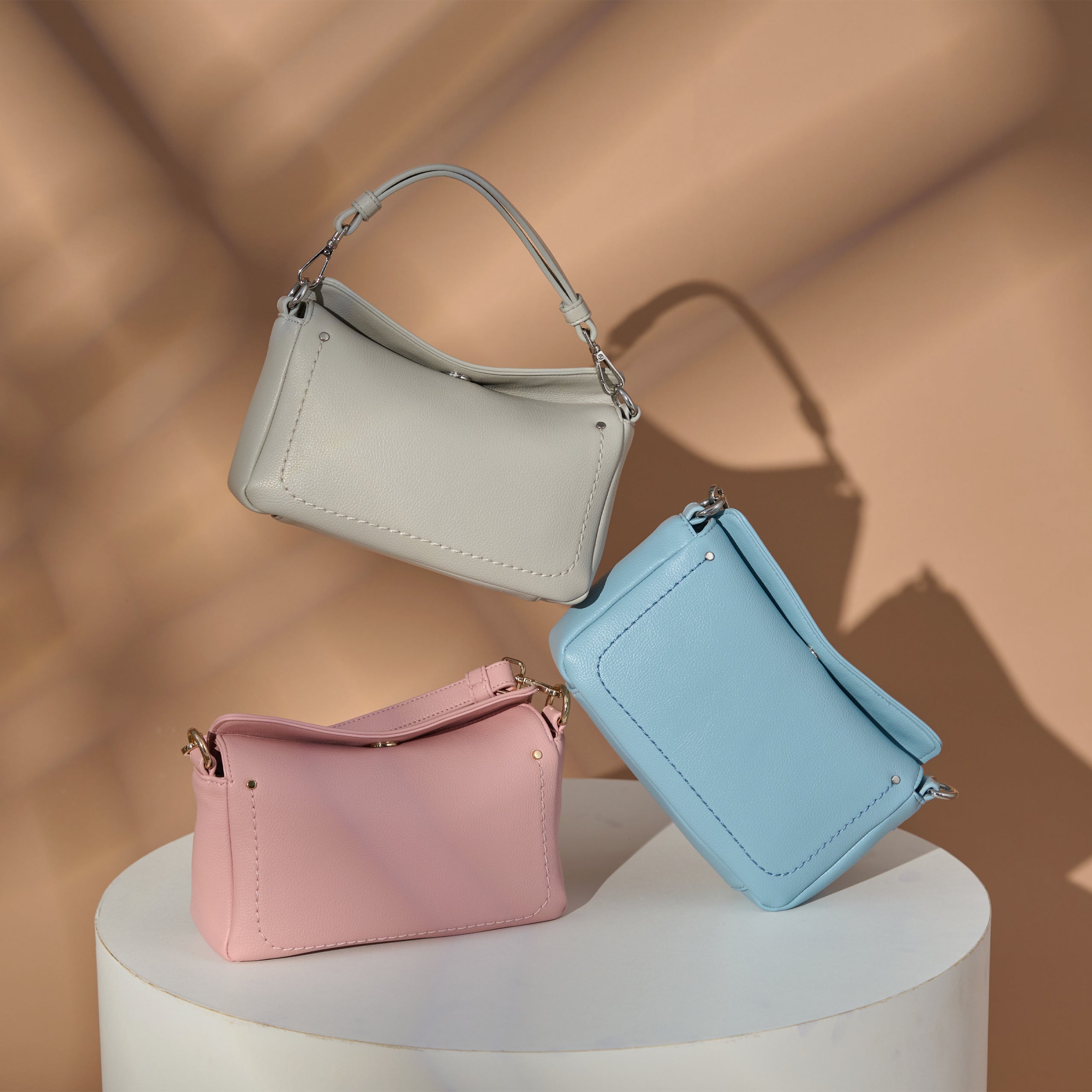 |Leia車線弧形斜肩包