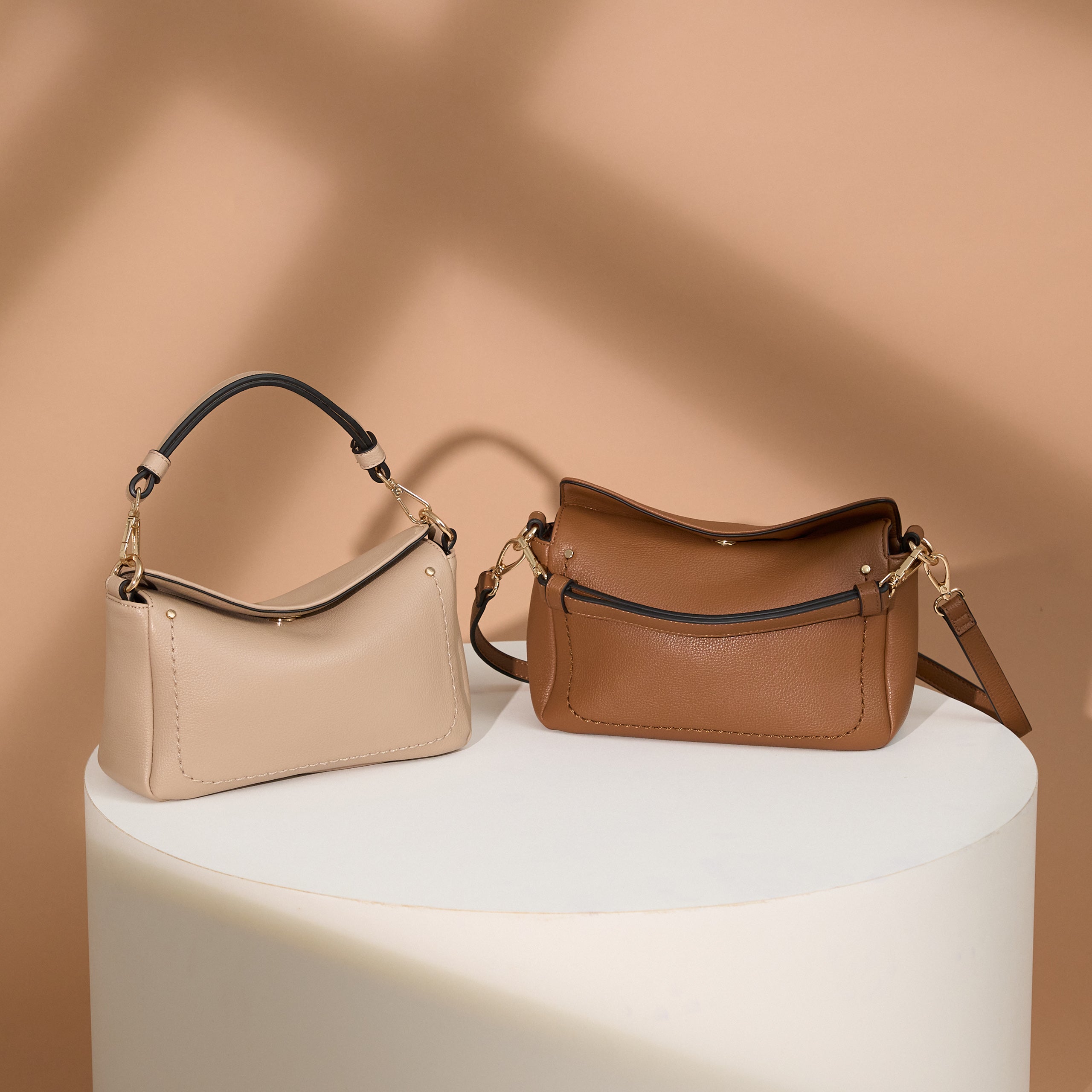 |Leia車線弧形斜肩包