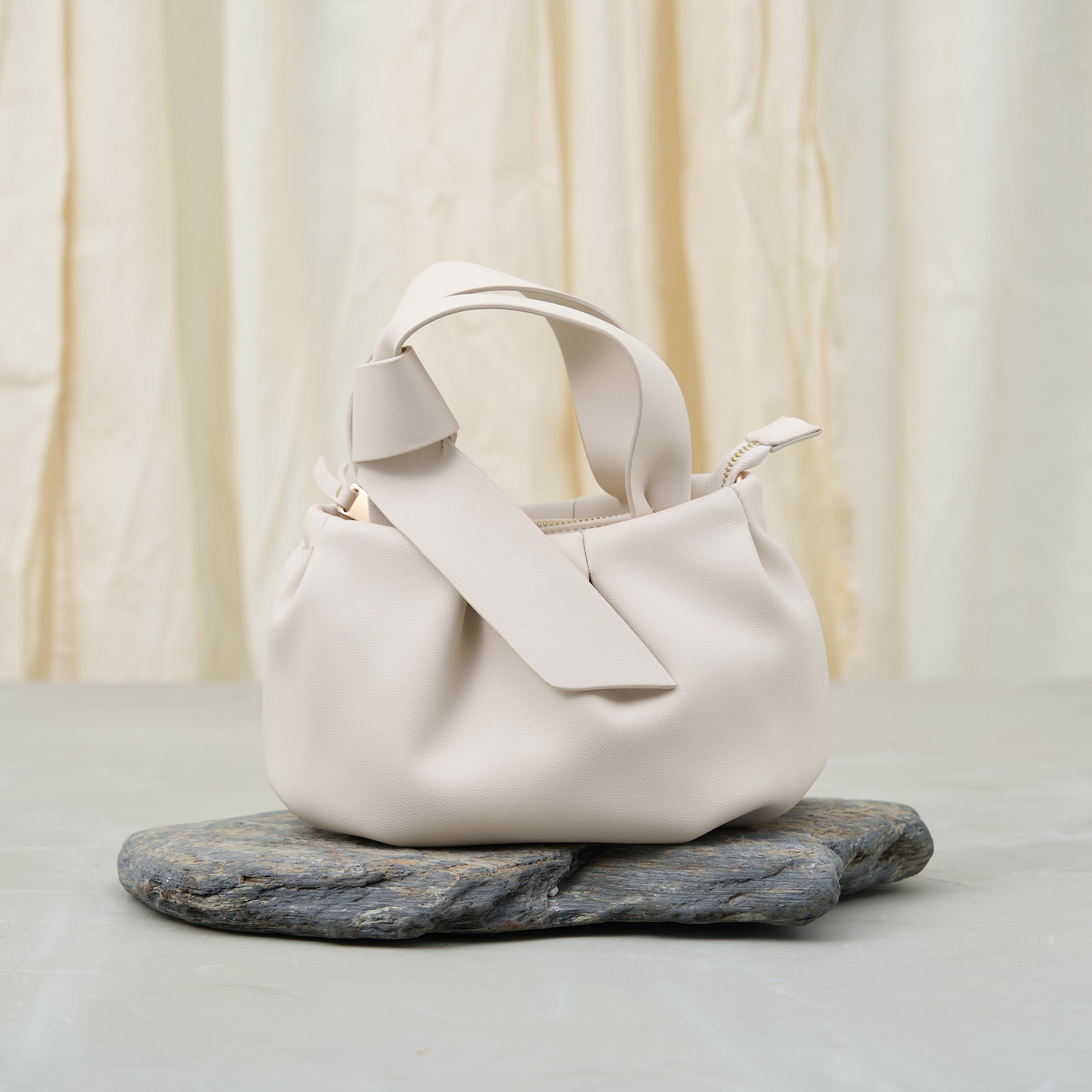 |Bomi扭結抓皺手提包