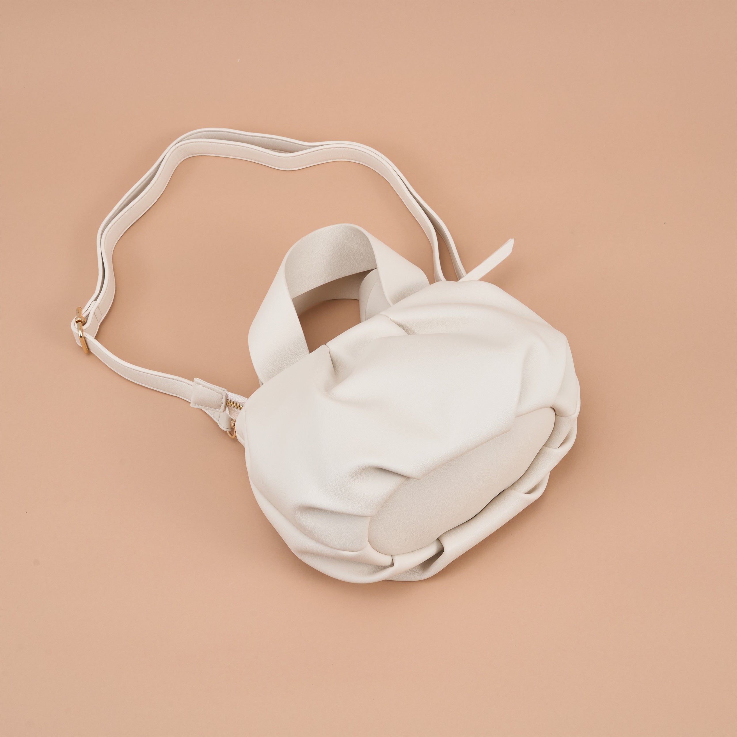 |Bomi扭結抓皺手提包