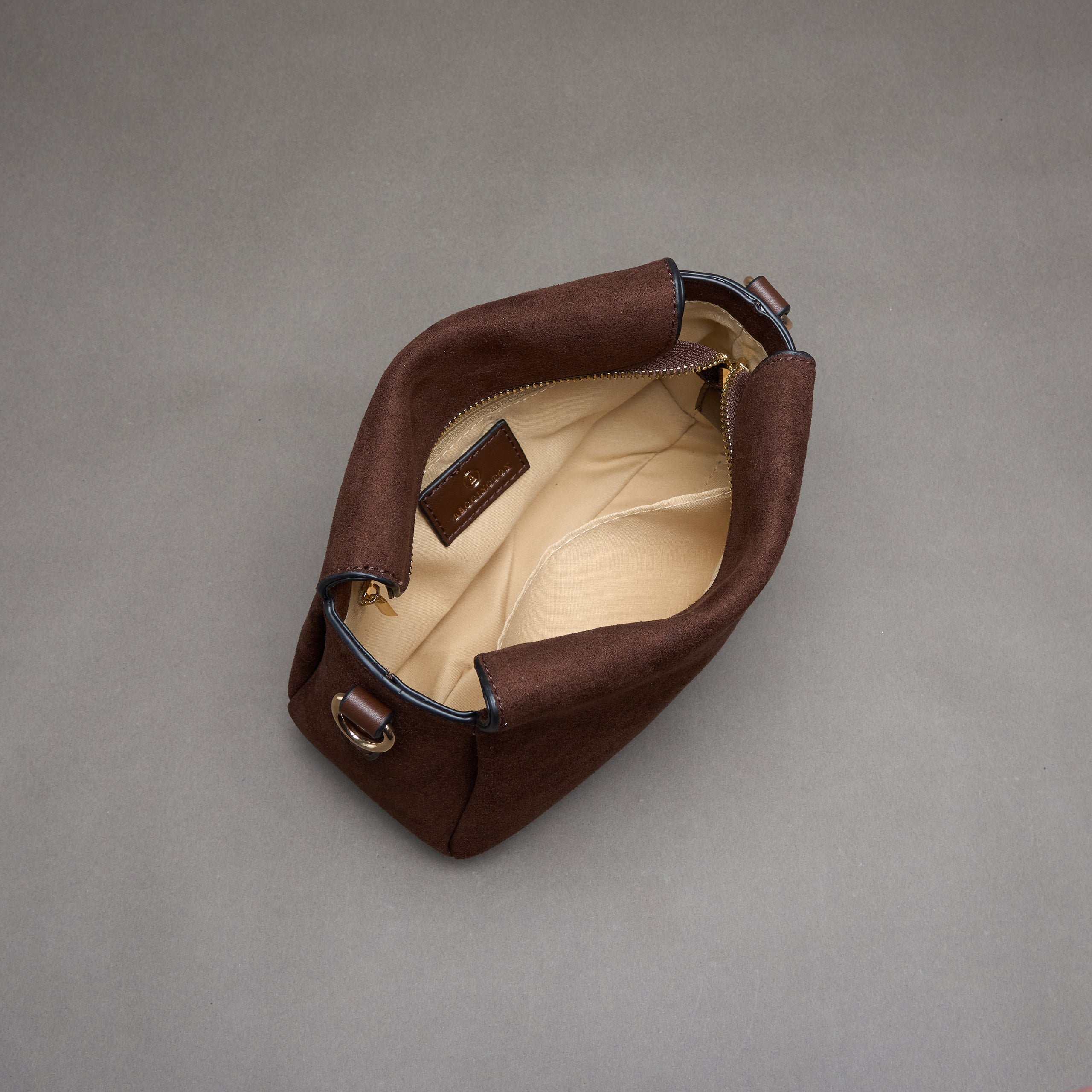 |Sansa 麂皮拉鍊斜背包