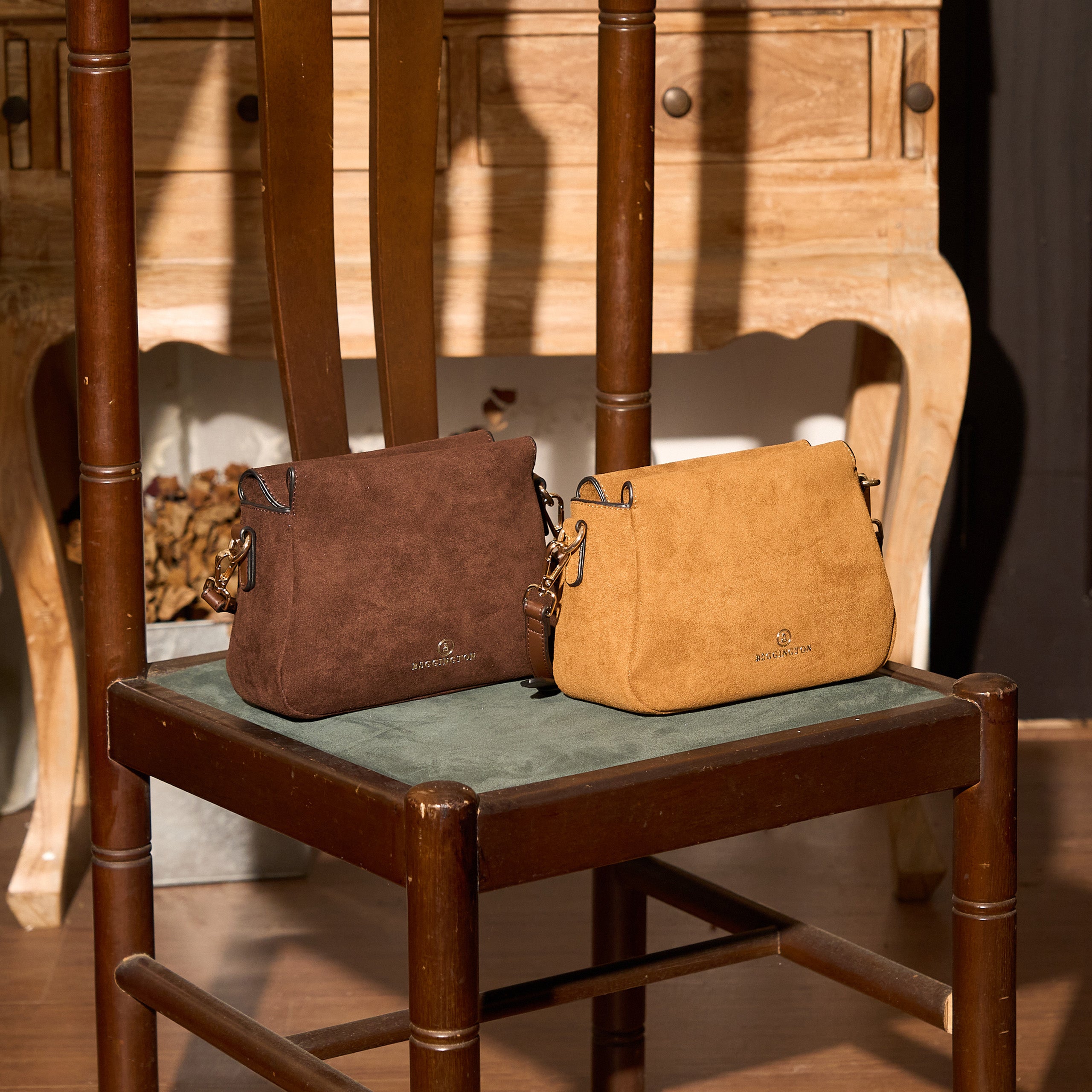 ｜Sansa 麂皮拉鍊斜背包